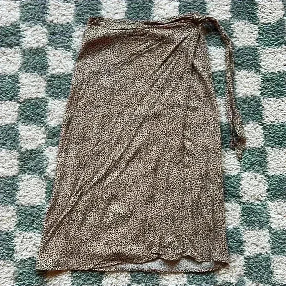 Urban Romantics Animal Print Wrap Skirt - Size L - Picture 3 of 3